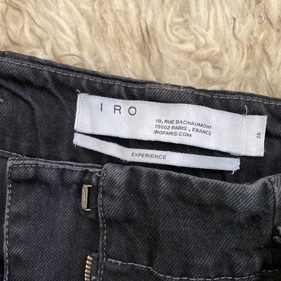 Iro Distressed Belted Shorts - Picture 3 of 5